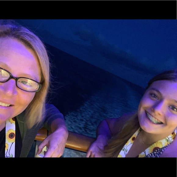 Meet your Posher, Jenny - Picture 3 of 8